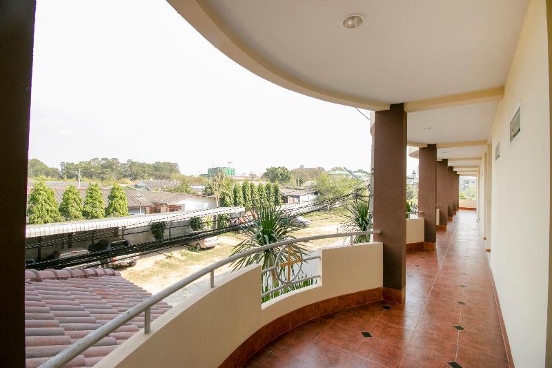 Отель Oyo 75387 4 Men Court