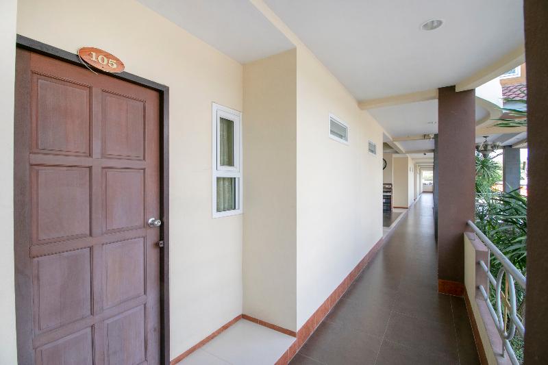 Отель Oyo 75387 4 Men Court