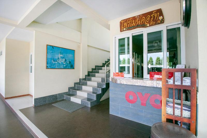 Отель Oyo 75387 4 Men Court