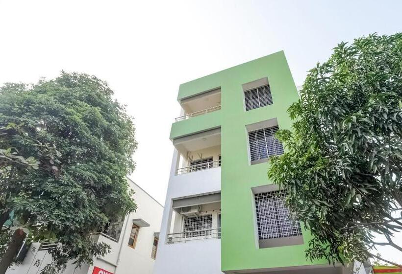 هتل Oyo 77286 Shridhar Service Apartment