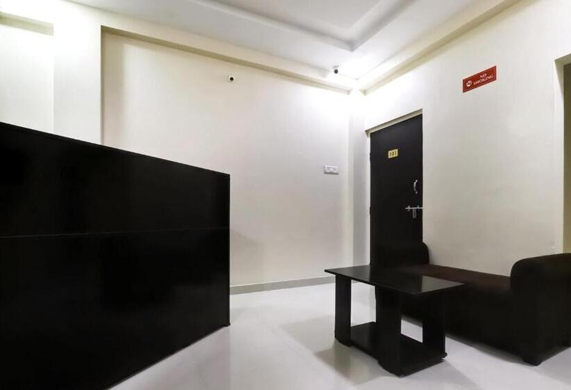 هتل Oyo 77286 Shridhar Service Apartment