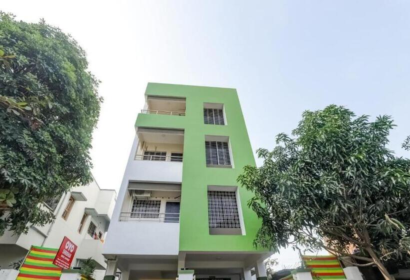 هتل Oyo 77286 Shridhar Service Apartment