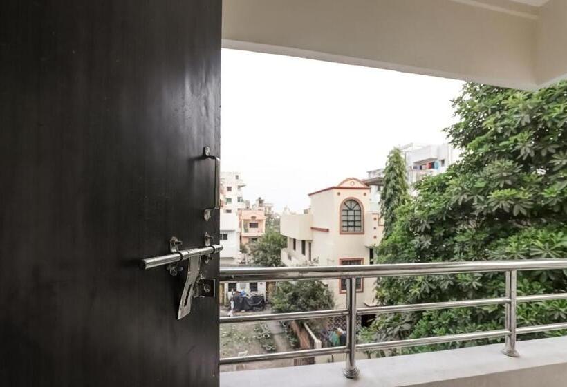 هتل Oyo 77286 Shridhar Service Apartment