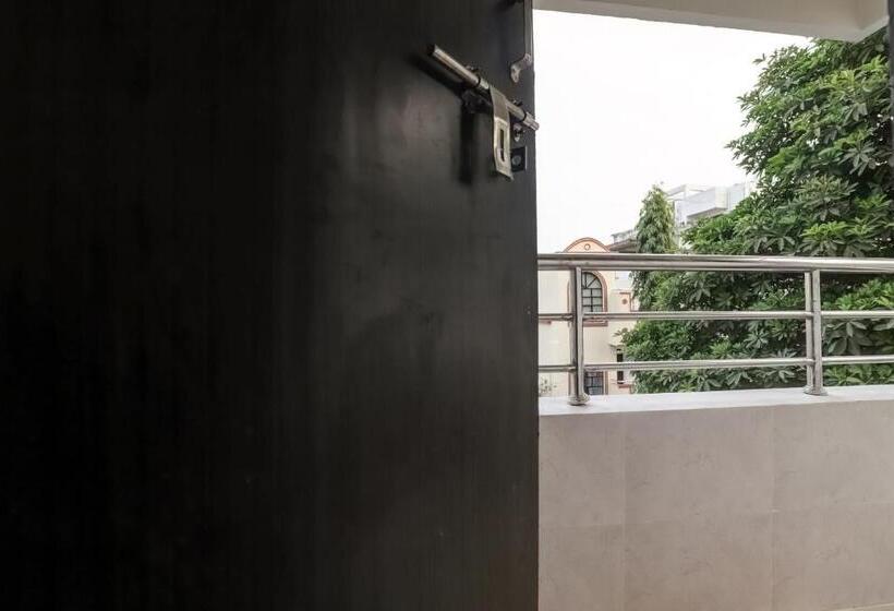 هتل Oyo 77286 Shridhar Service Apartment