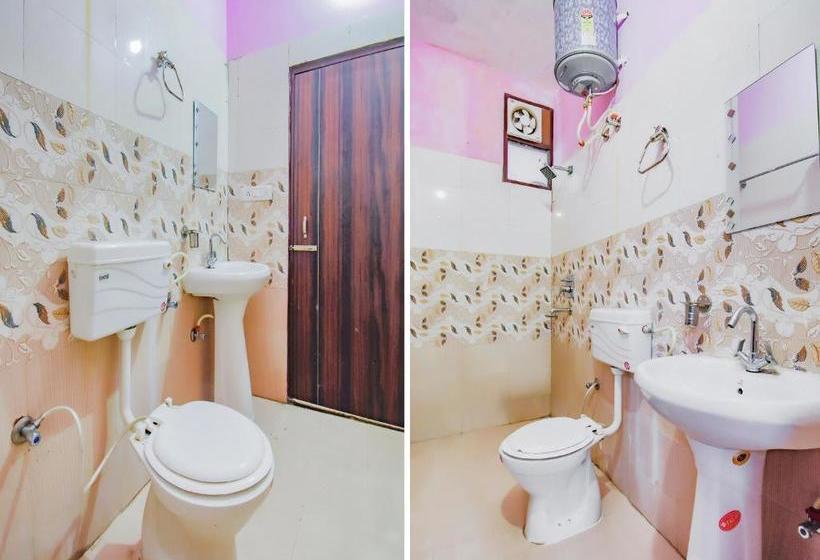 فندق Oyo 77497 White House