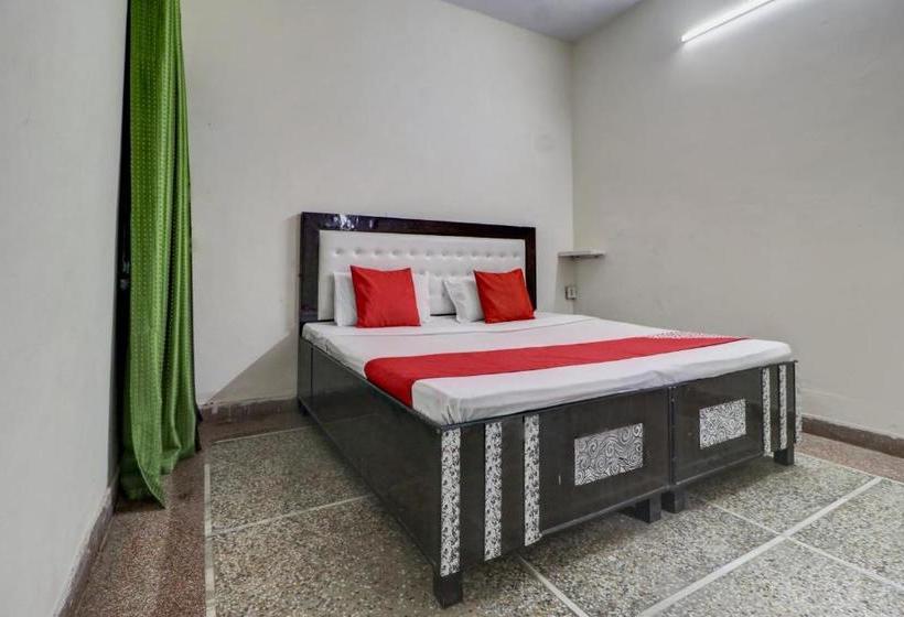 فندق Oyo 77745  Yatri Niwas