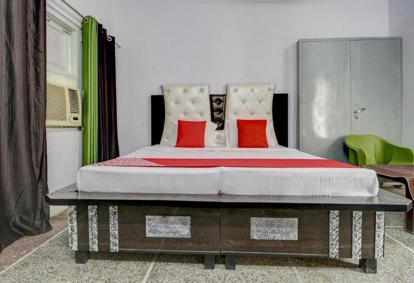 فندق Oyo 77745  Yatri Niwas