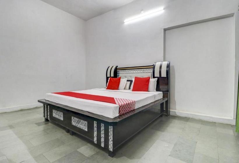 فندق Oyo 77745  Yatri Niwas