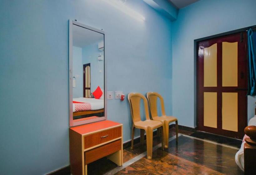 酒店 Oyo 77797 Sree Rajeswari Residency