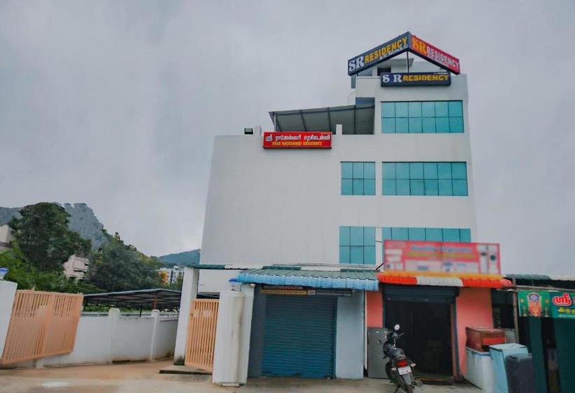 酒店 Oyo 77797 Sree Rajeswari Residency