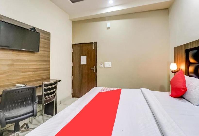 호텔 Oyo 77865  555