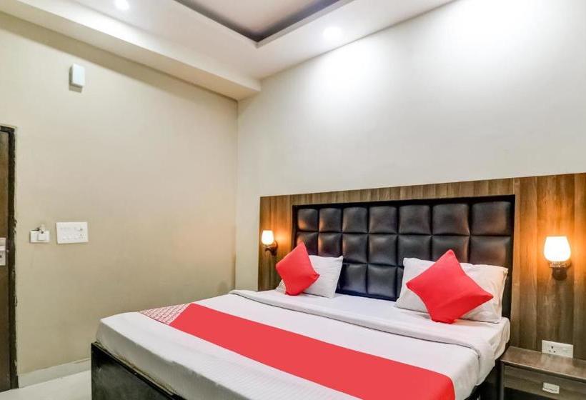 호텔 Oyo 77865  555