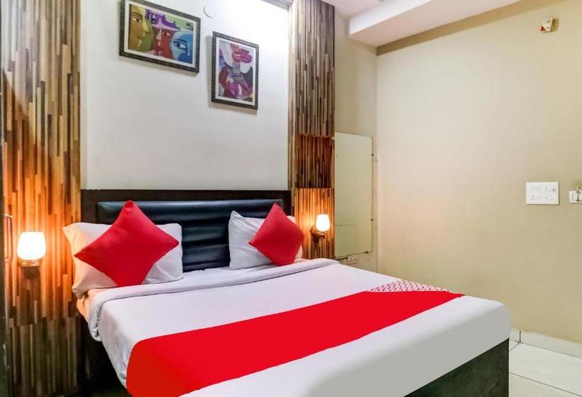 호텔 Oyo 77865  555