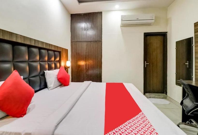 호텔 Oyo 77865  555