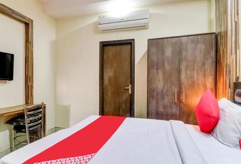 호텔 Oyo 77865  555