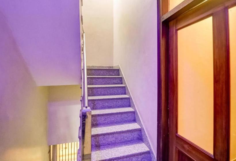 호텔 Oyo 77865  555