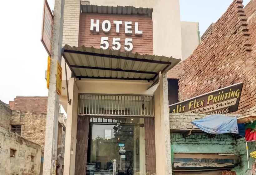 호텔 Oyo 77865  555