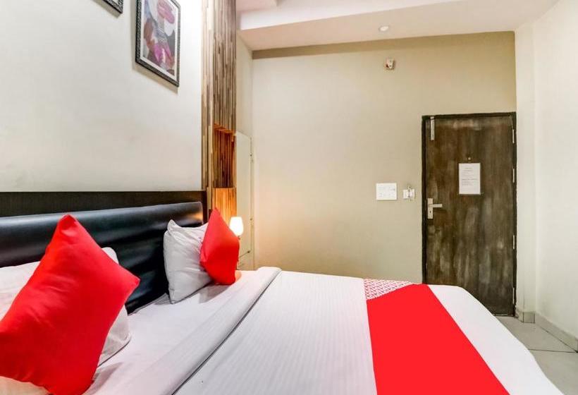 호텔 Oyo 77865  555