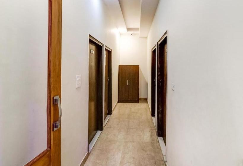 호텔 Oyo 77865  555