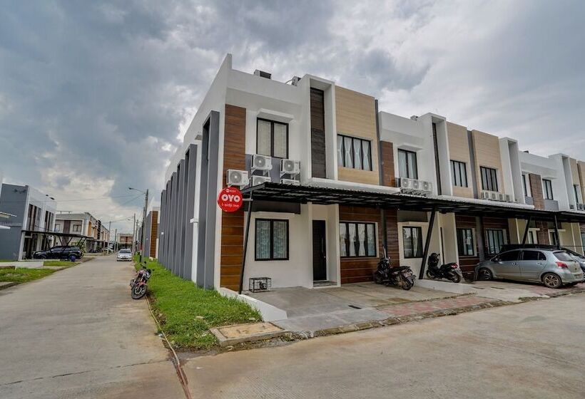 Отель Oyo 90211 Isidji Inn