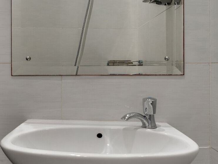 Отель Oyo 90211 Isidji Inn