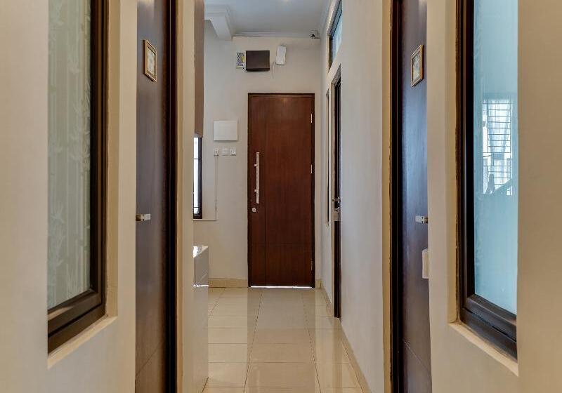 Отель Oyo 90211 Isidji Inn