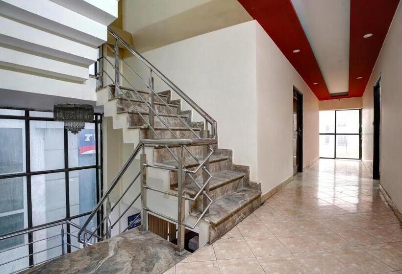 Отель Oyo Bly115 Bonzer