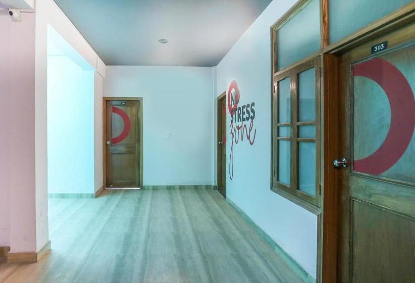 호텔 Oyo Collection O 78295 Day 2 Day