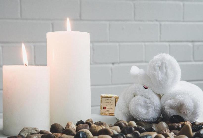 호텔 Oyo Collection O 78295 Day 2 Day