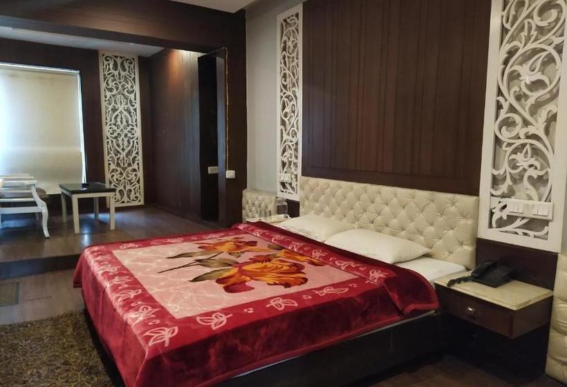 ホテル Parkwood At Mall Road