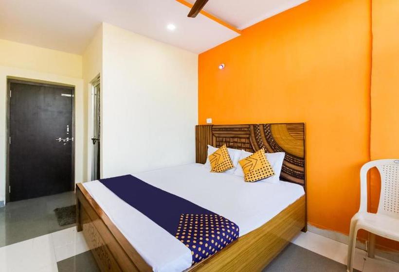 호텔 Spot On 77823  Daksh