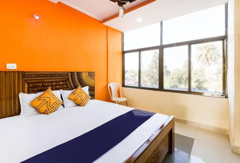 호텔 Spot On 77823  Daksh