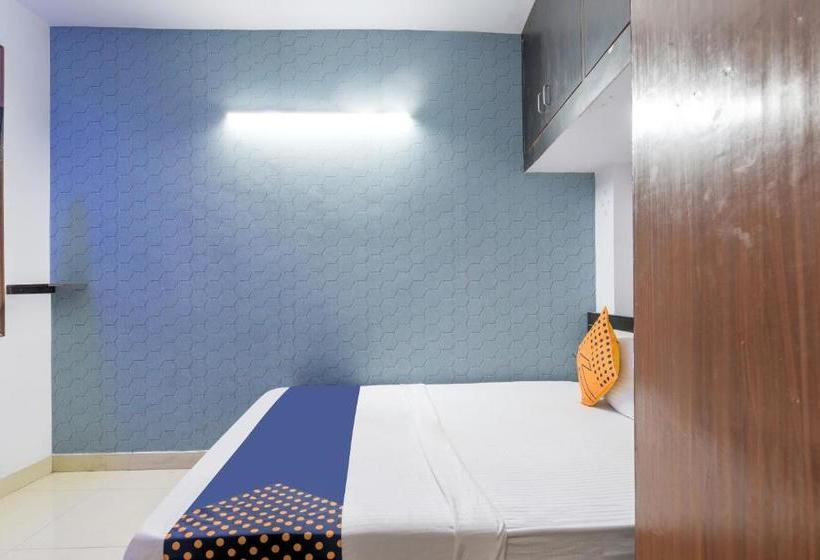 Отель Spot On 77843 Janak Inn