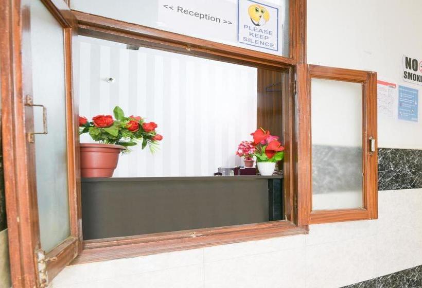 Отель Spot On 77843 Janak Inn