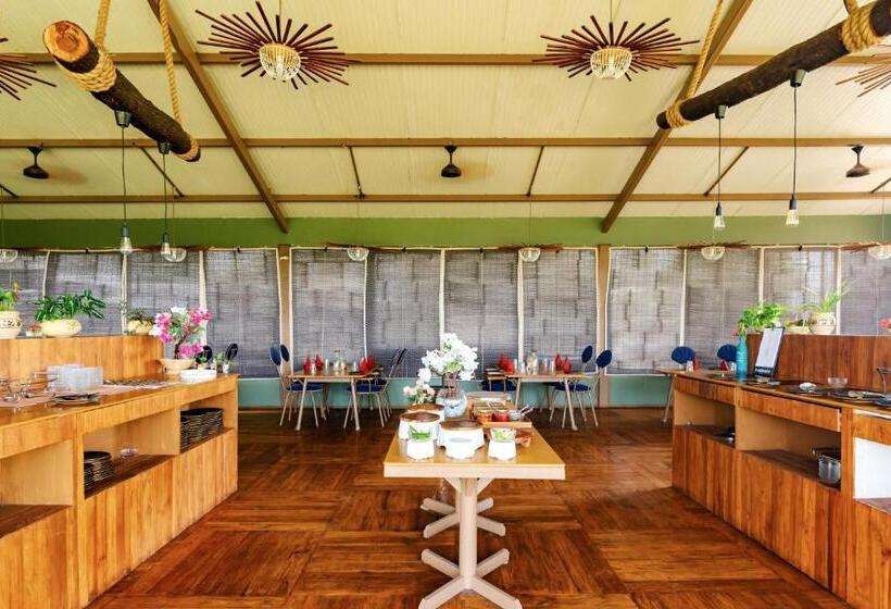 בית מלון כפרי Tadoba Jungle Camp