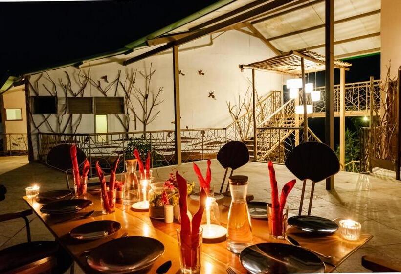 בית מלון כפרי Tadoba Jungle Camp