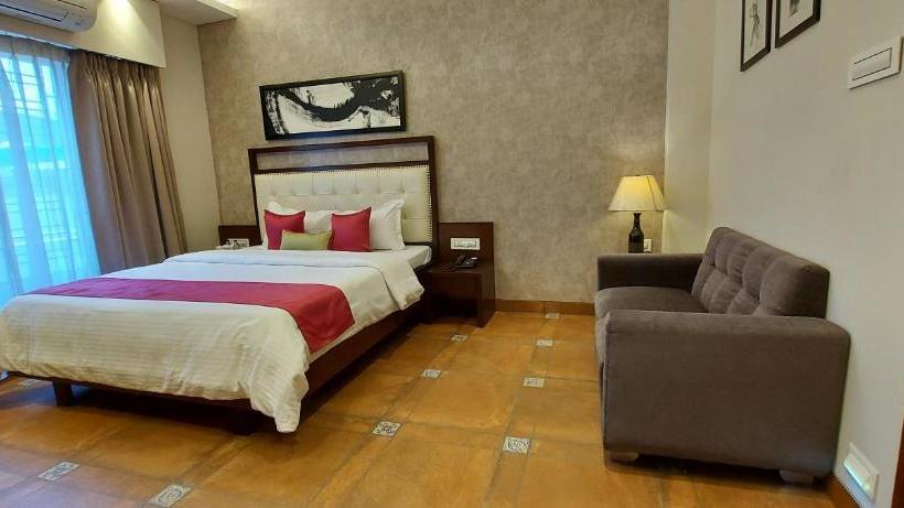 هتل The Palm Aryan  A Boutique