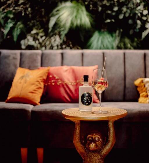 Отель Uncle Jacks