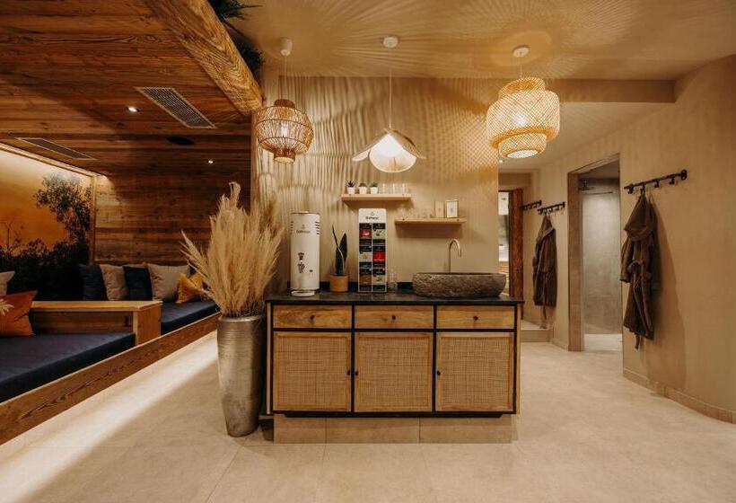 Отель Uncle Jacks