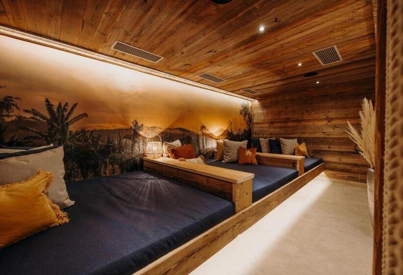 Отель Uncle Jacks