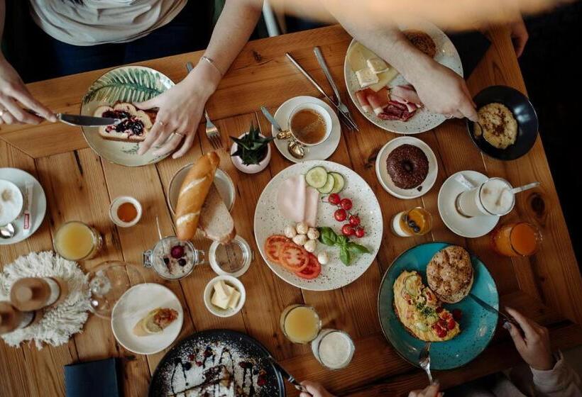 Отель Uncle Jacks