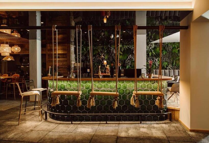 Отель Uncle Jacks