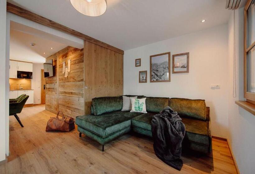 Отель Uncle Jacks