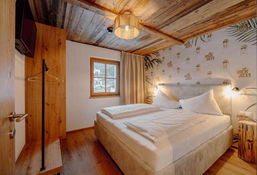 Отель Uncle Jacks