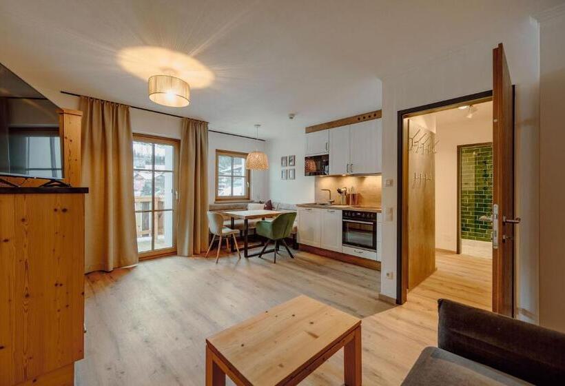 Отель Uncle Jacks