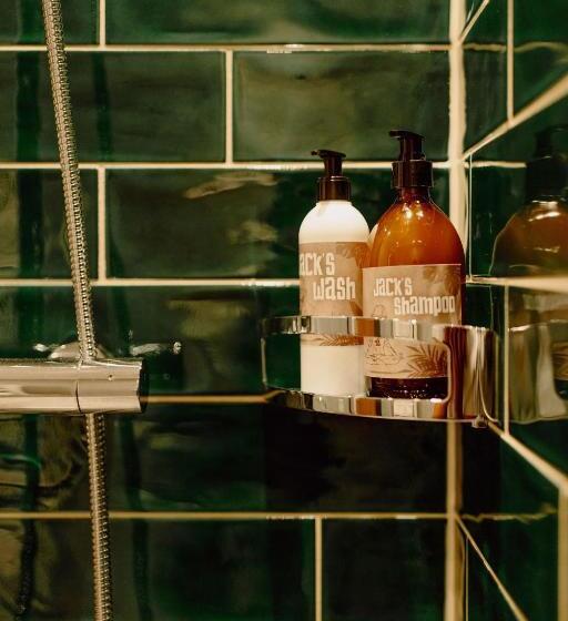 Отель Uncle Jacks