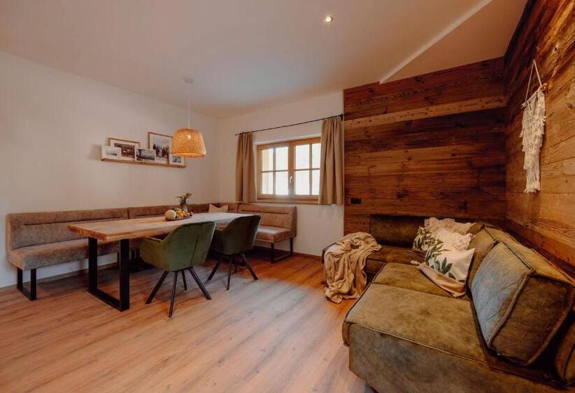 Отель Uncle Jacks