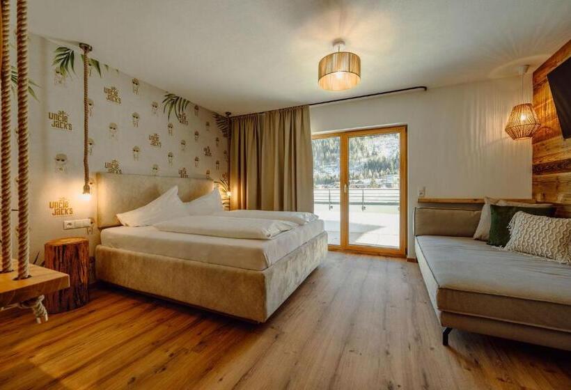 Отель Uncle Jacks