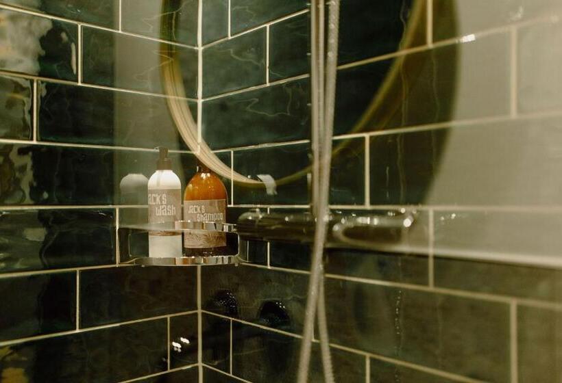 Отель Uncle Jacks