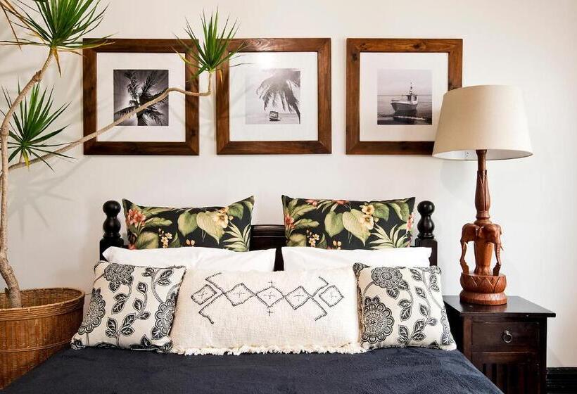 Manly Waves Studios & Apartments